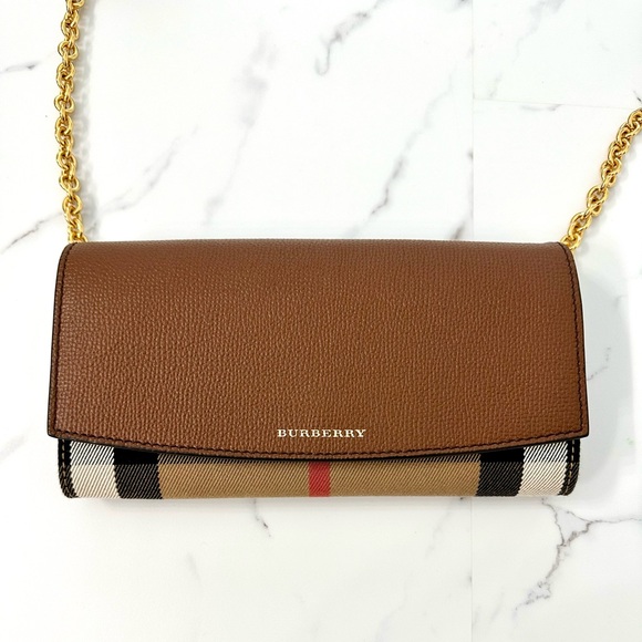 Burberry Wallet on Chain - Picture 3 of 8